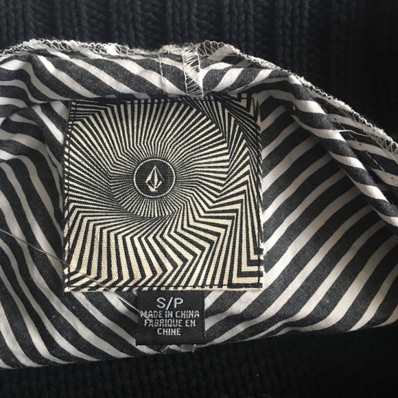 short sleeve turtleneck sweater with fabric back - Picture 3 of 5